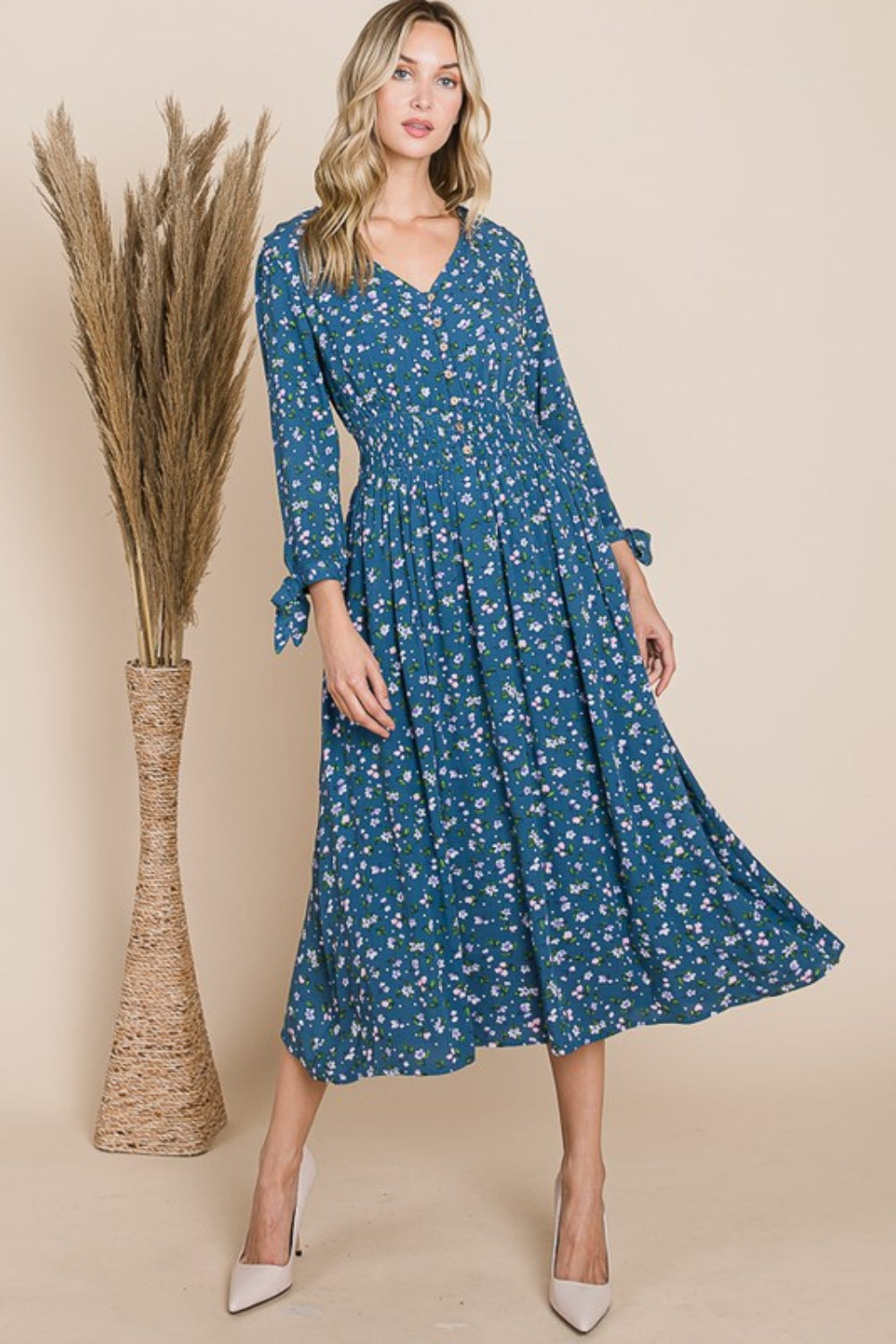 A Reborn J Apparel USA 🇺🇸  Made J Floral V-Neck Midi Dress