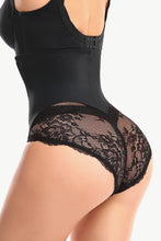 Load image into Gallery viewer, spliced lace pull-on shapewear
