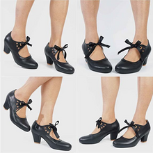 Load image into Gallery viewer, heart hollow chunky vintage pumps