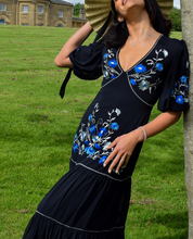 Load image into Gallery viewer, Frock & Frill Eveline Maxi Day Dress