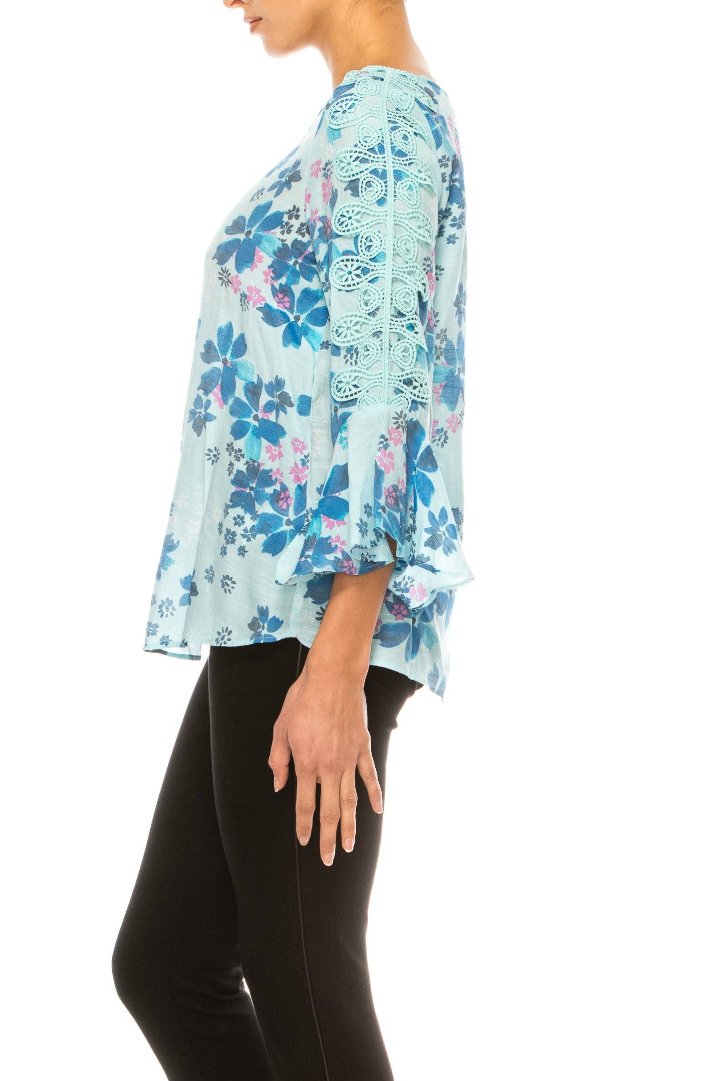 LAST ONE! SIZE XL  Hope & Harlow Applique Sleeve Floral Print Top