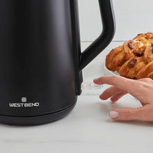 Load image into Gallery viewer, West Bend 1500W 1.5L Cordless Kettle
