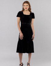 Load image into Gallery viewer, Betty Hannah Stretchy Velvet Holiday Cocktail Party Midi
