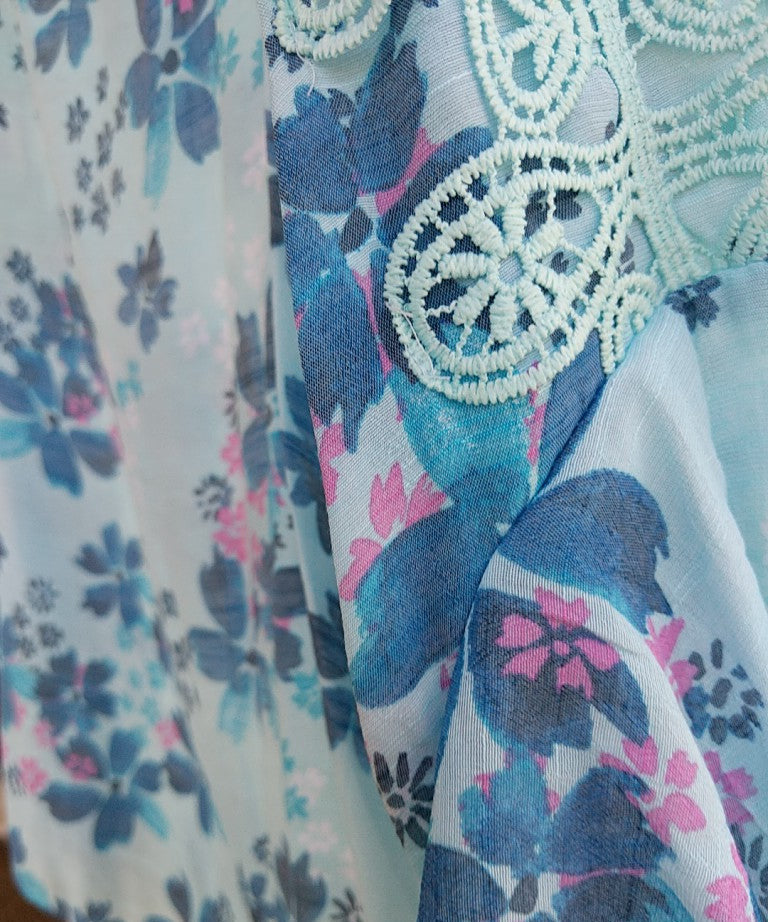 LAST ONE! SIZE XL  Hope & Harlow Applique Sleeve Floral Print Top