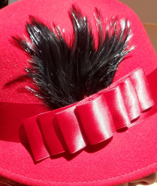 sur la tete cloche red/black, & x2 brooch option red-plain