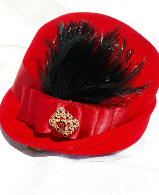 sur la tete cloche red/black, & x2 brooch option red-sqred