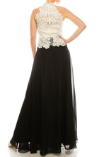 Load image into Gallery viewer, decode floral lace elegance gown size 8

